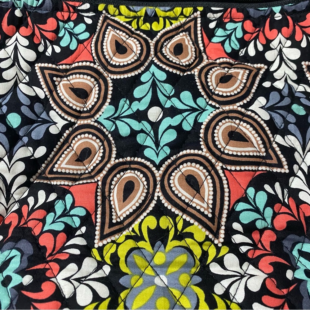 NWOT Vera Bradley Colorful Patterned Women's Travel Bag - Picture 5 of 8